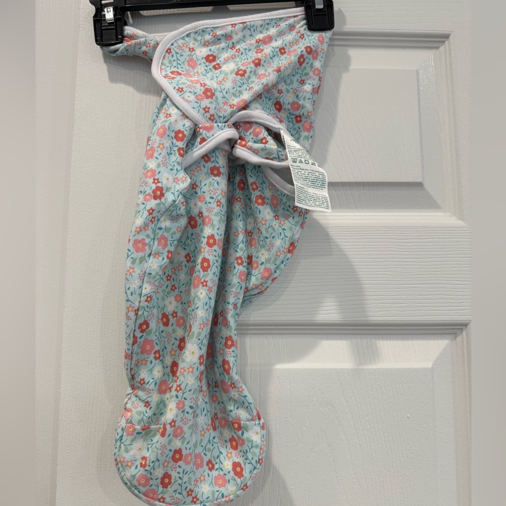 Velcro Swaddles - Picture 3 of 5